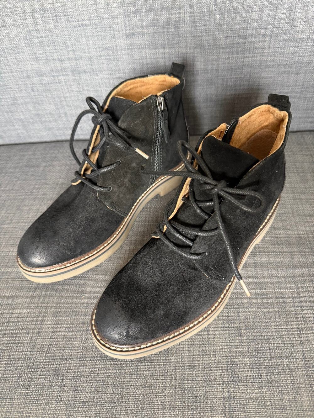 New Comfortiva Rebeca Womens Size 7M Black Italian Suede Chukka Ankle Boots